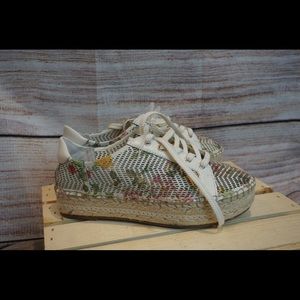 Vince Camuto Women's White Joellan Sneaker